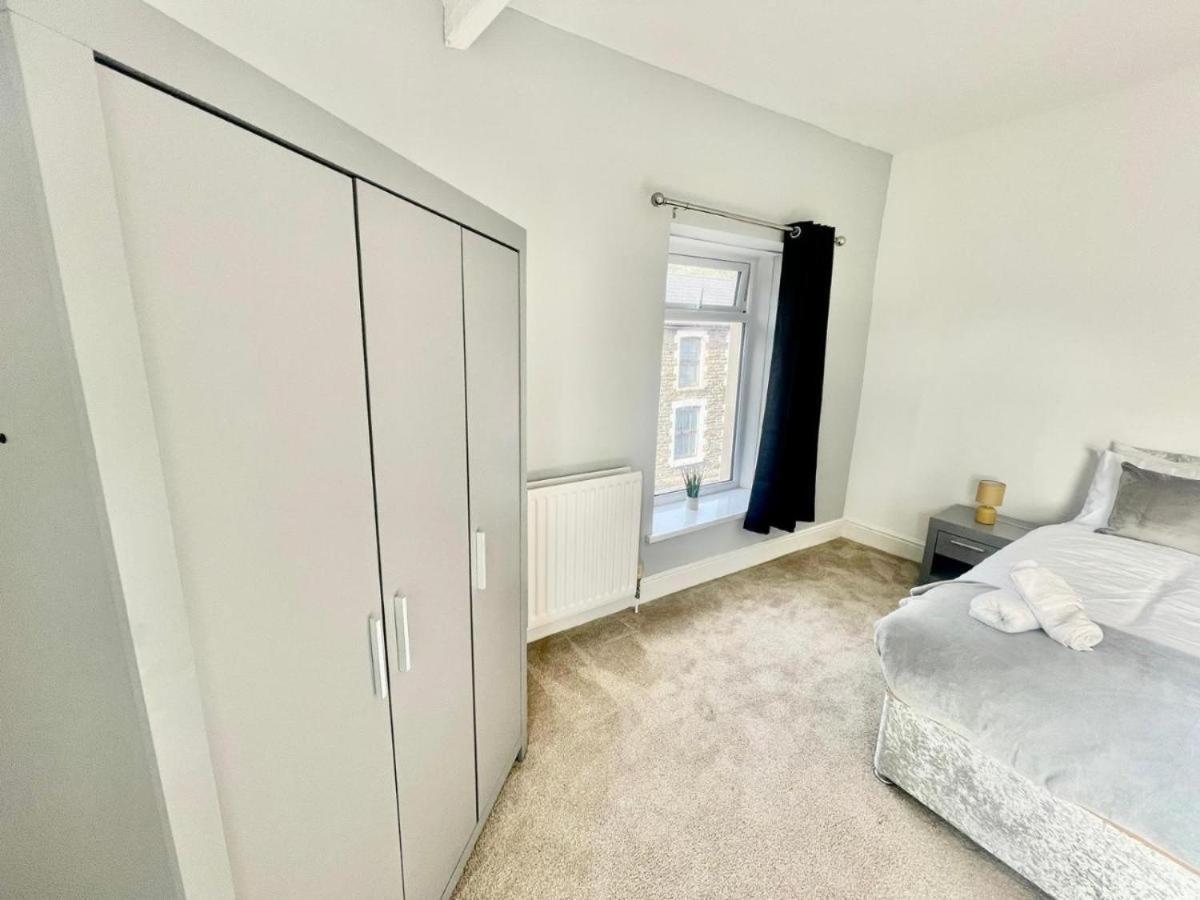 Cozy Home Afan Valley Mountain Retreat - Sleeps -8 Glyncorrwg Bagian luar foto