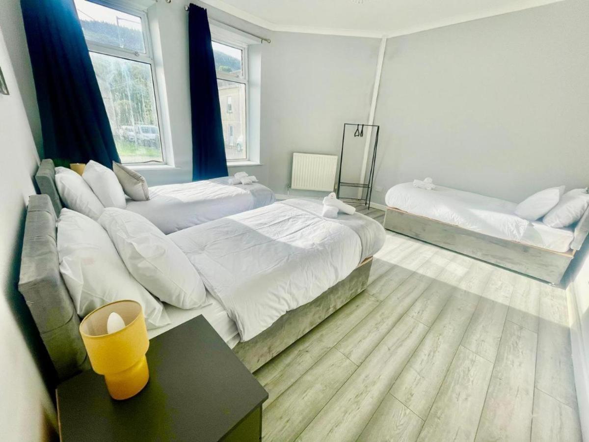 Cozy Home Afan Valley Mountain Retreat - Sleeps -8 Glyncorrwg Bagian luar foto