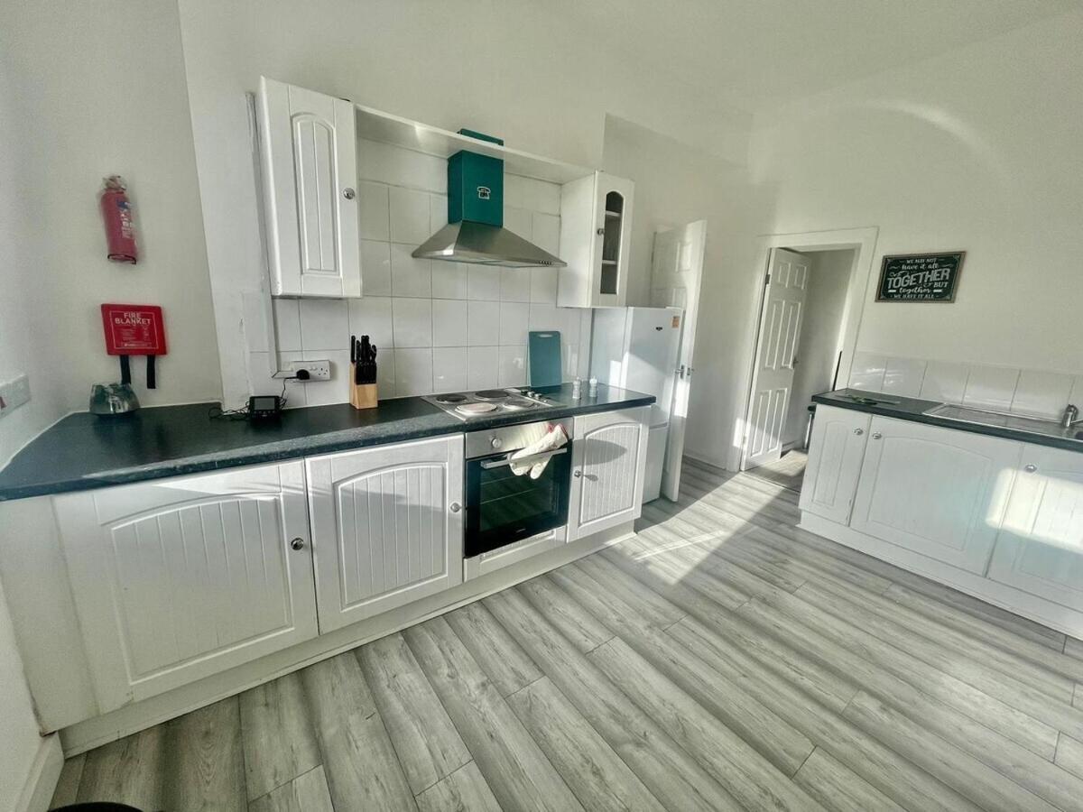 Cozy Home Afan Valley Mountain Retreat - Sleeps -8 Glyncorrwg Bagian luar foto