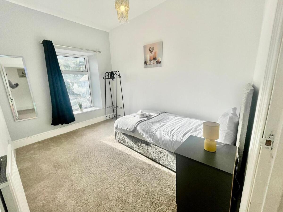 Cozy Home Afan Valley Mountain Retreat - Sleeps -8 Glyncorrwg Bagian luar foto